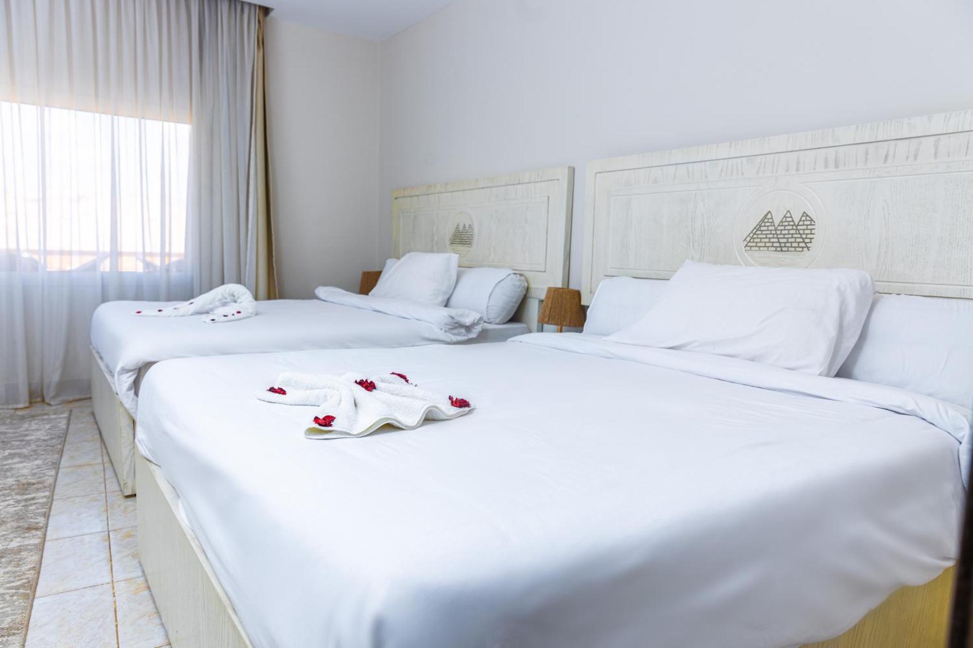 Pyramids Land Palace Kafrat al Jabal Екстер'єр фото