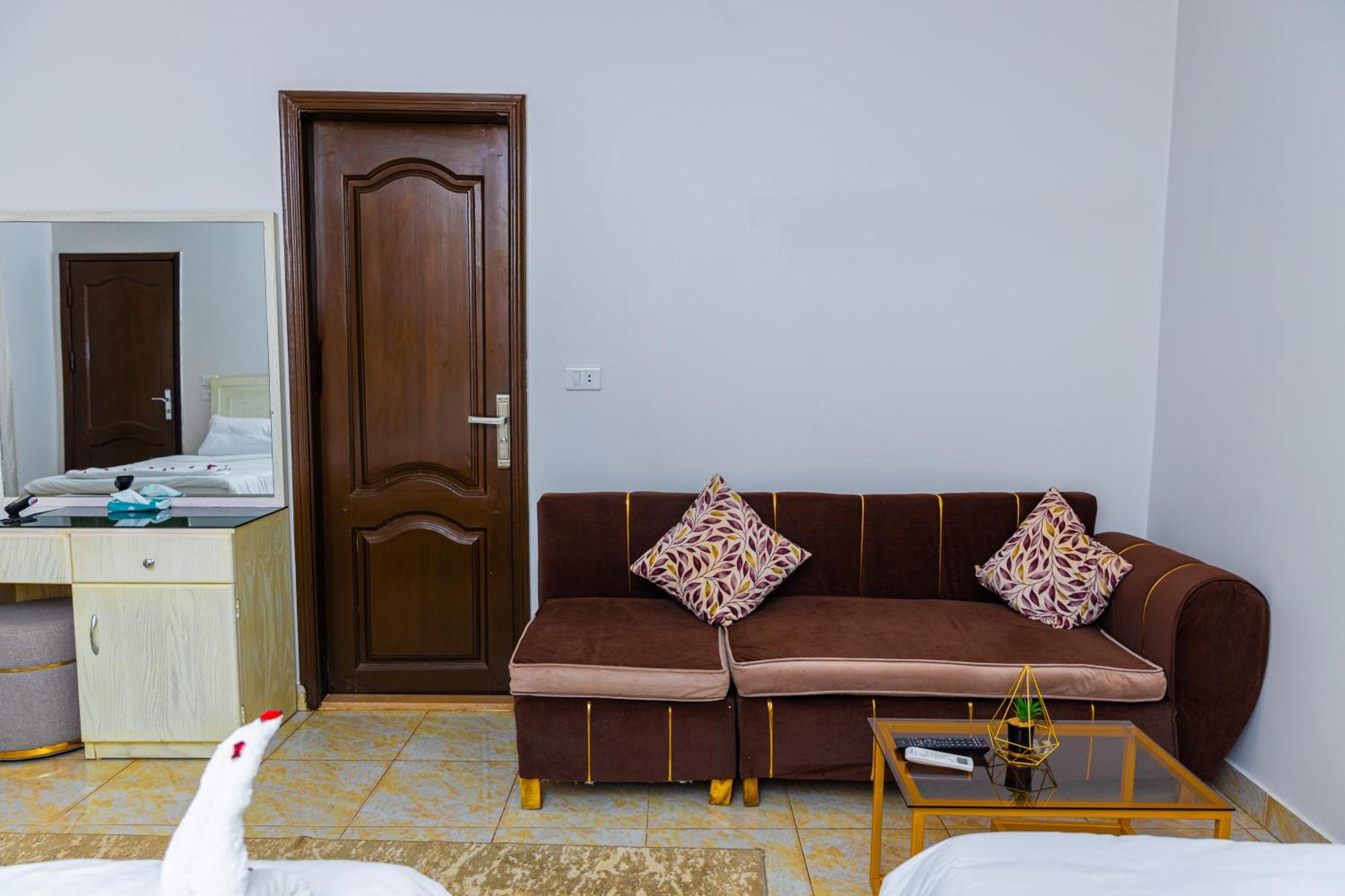 Pyramids Land Palace Kafrat al Jabal Екстер'єр фото