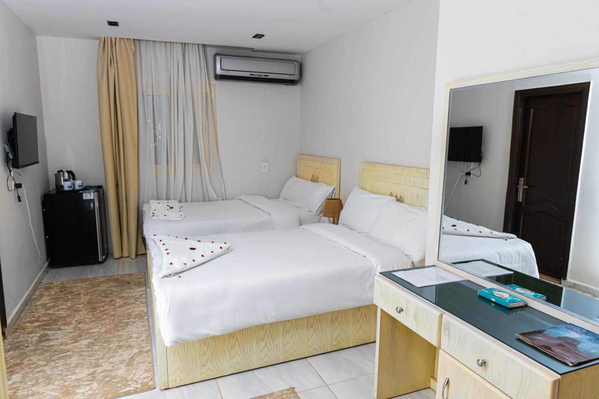 Pyramids Land Palace Kafrat al Jabal Екстер'єр фото