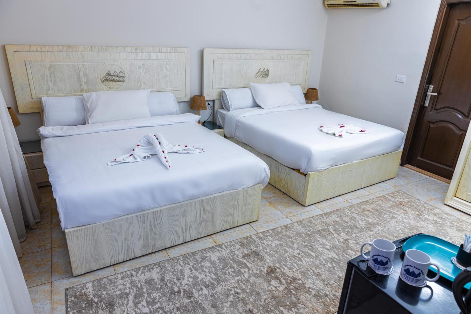 Pyramids Land Palace Kafrat al Jabal Екстер'єр фото